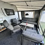Camping-in-waabs * Waabs