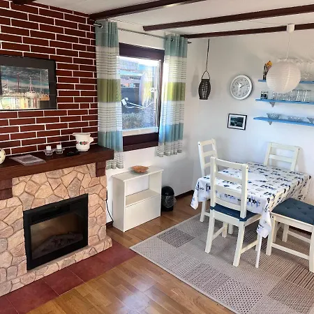 Camping-in-waabs Waabs